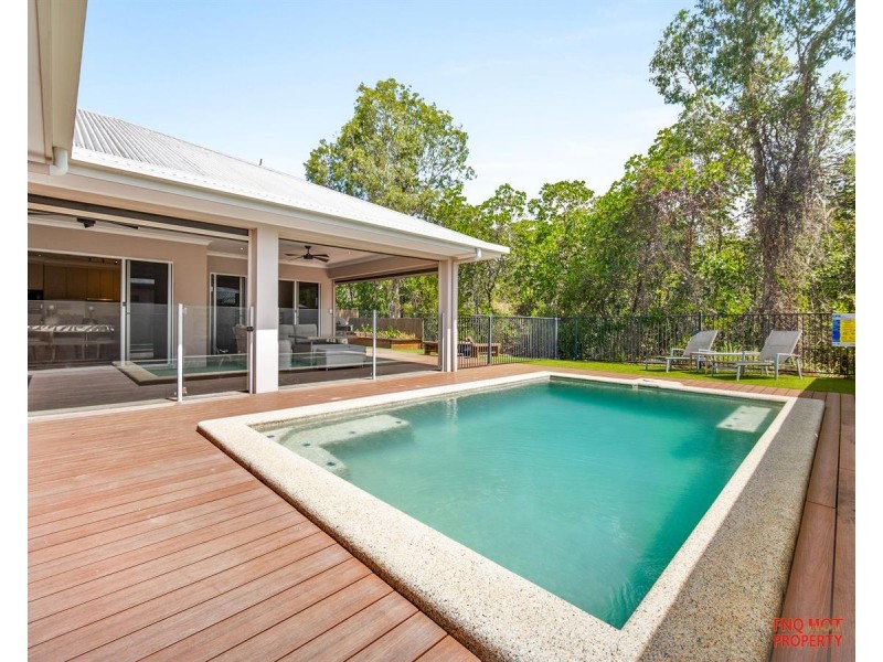 /9 Icefire Quay, Trinity Park QLD 4879