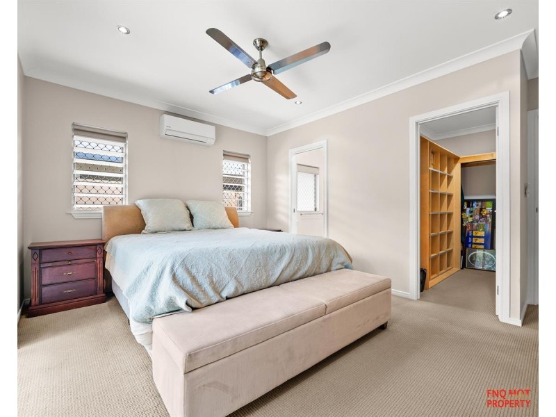 /9 Icefire Quay, Trinity Park QLD 4879