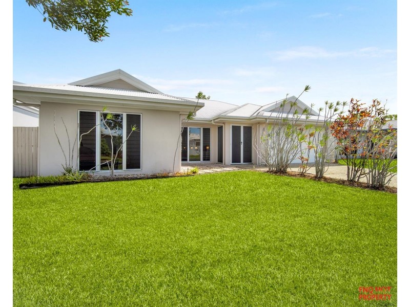 /9 Icefire Quay, Trinity Park QLD 4879