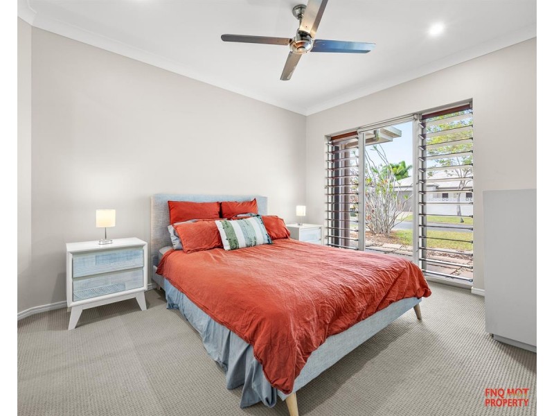 /9 Icefire Quay, Trinity Park QLD 4879
