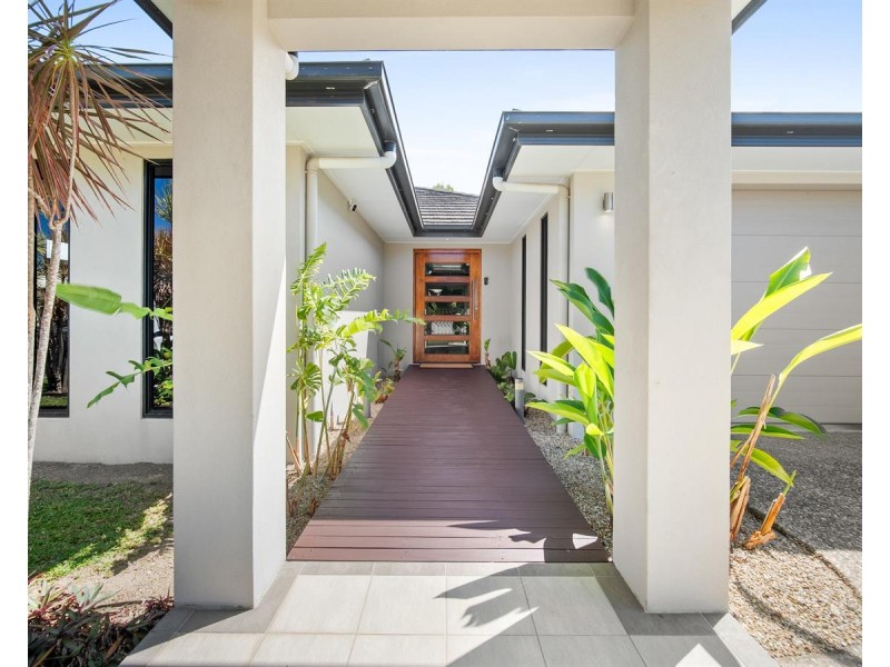 /13 Icefire Quay, Trinity Park QLD 4879
