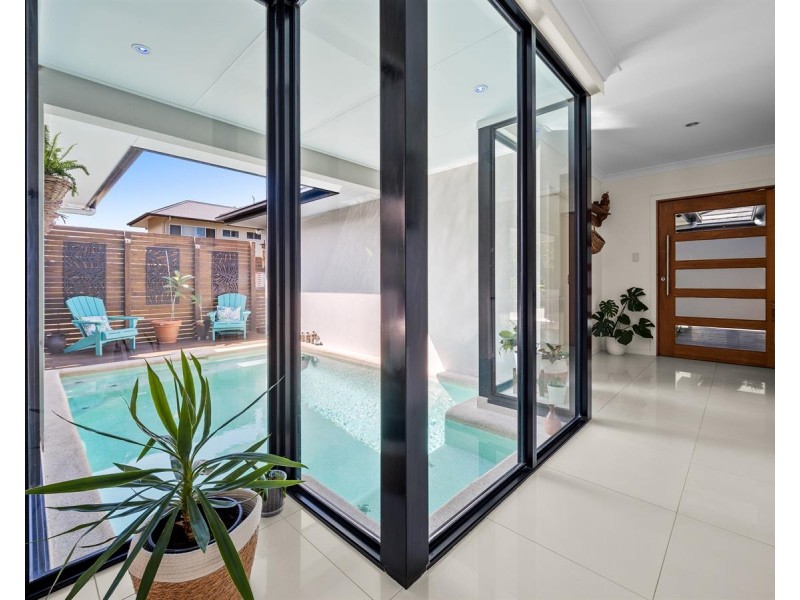 /13 Icefire Quay, Trinity Park QLD 4879