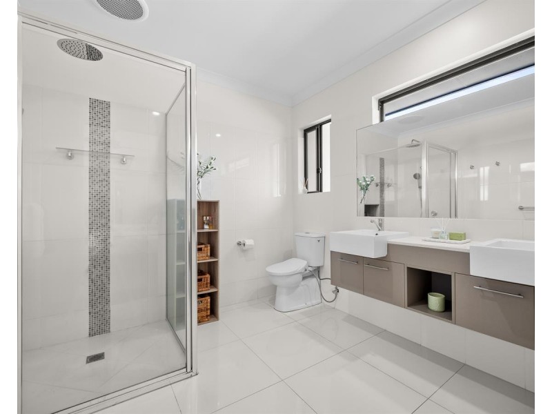 /13 Icefire Quay, Trinity Park QLD 4879