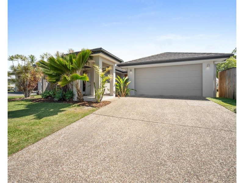 /13 Icefire Quay, Trinity Park QLD 4879