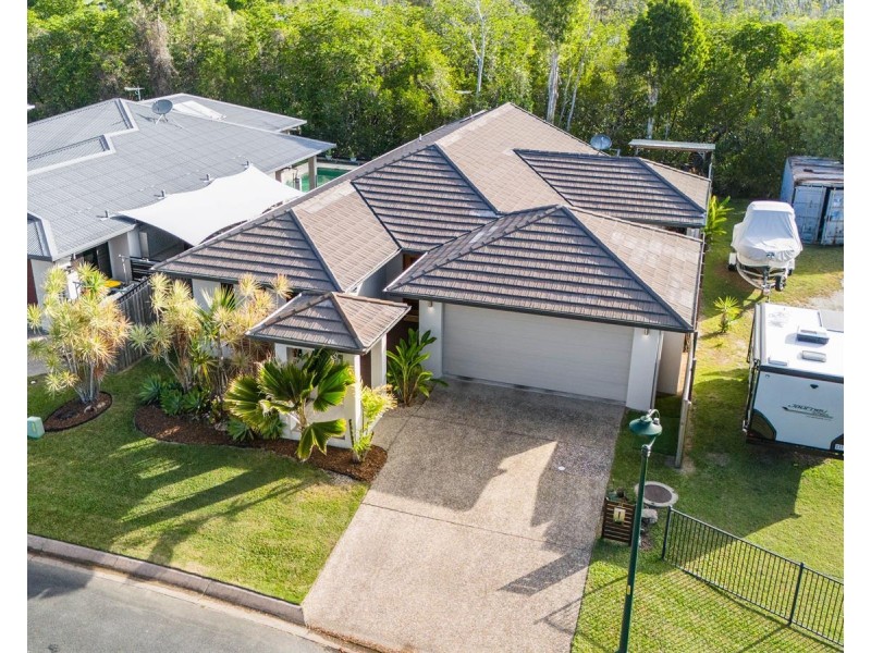 /13 Icefire Quay, Trinity Park QLD 4879