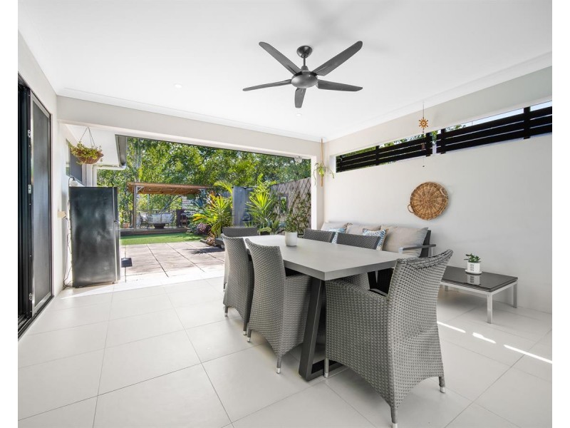 /13 Icefire Quay, Trinity Park QLD 4879
