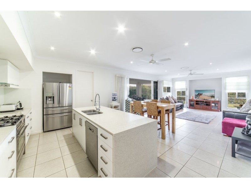 10 Captain Hope Avenue, Maudsland QLD 4210