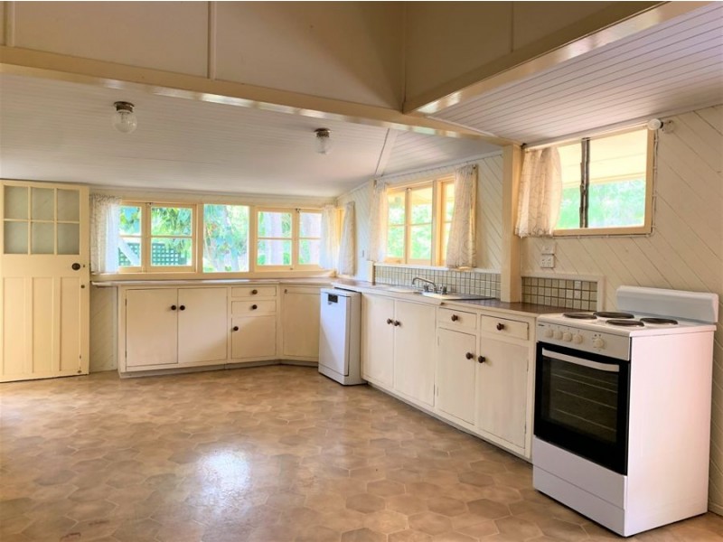 36 Ben Nevis Street, Tamborine Mountain QLD 4272