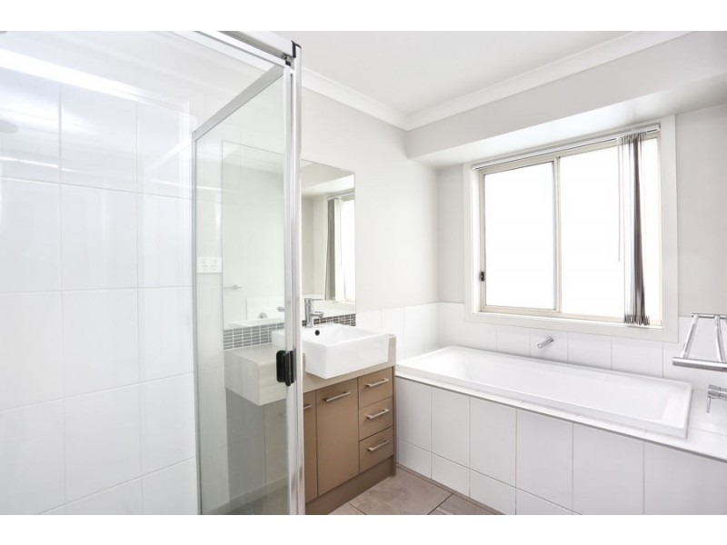 4 Turtle Court, Ningi QLD 4511