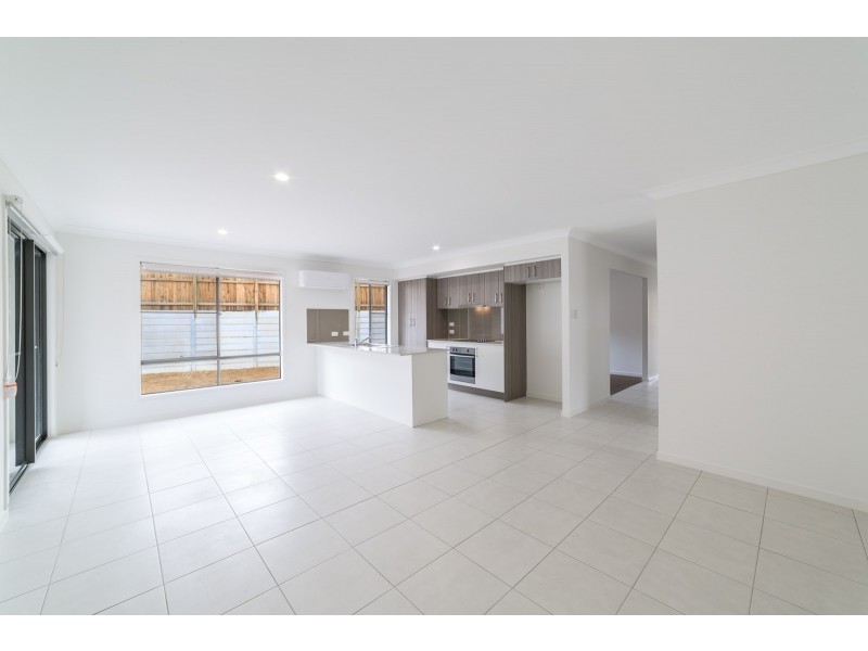 4 Finlayson Street, Spring Mountain QLD 4124