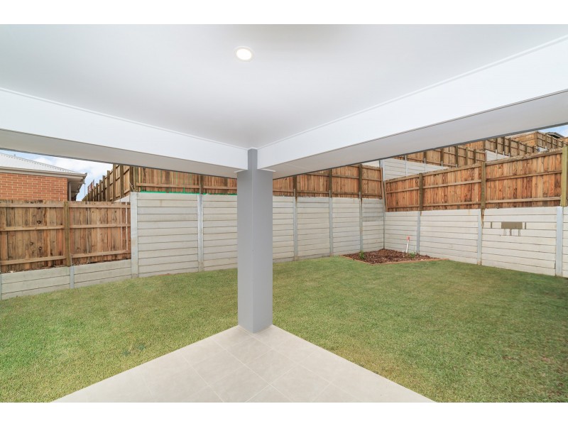 4 Finlayson Street, Spring Mountain QLD 4124