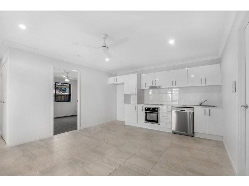 8B Love St, Upper Caboolture QLD 4510