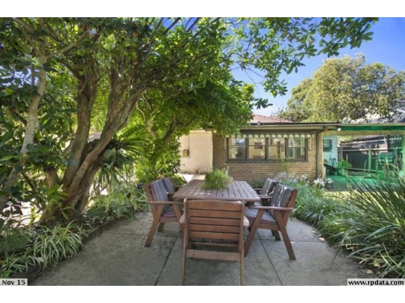 18 Undine Street, Russell Lea NSW 2046