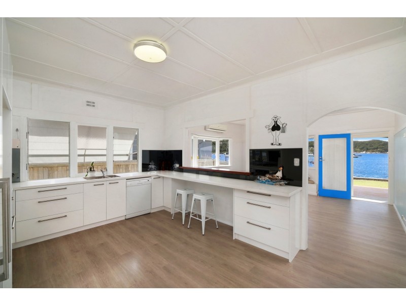 82 Brisbane Water Drive, Koolewong NSW 2256