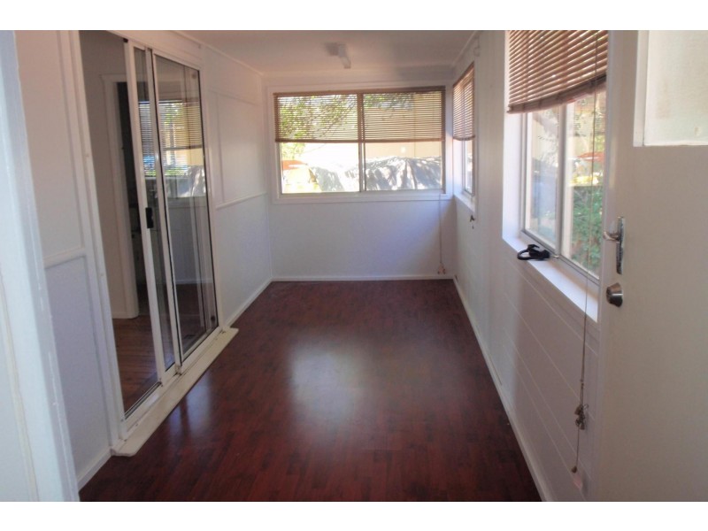 18 Welcome Street, Woy Woy NSW 2256