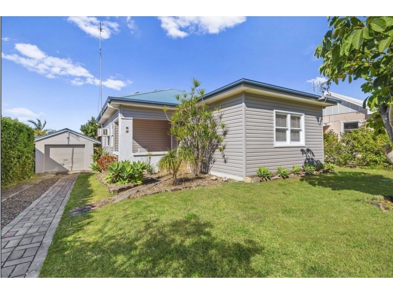 8 Cambridge Street, Umina Beach NSW 2257