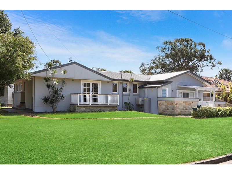 6 Grafton Avenue, Woy Woy NSW 2256