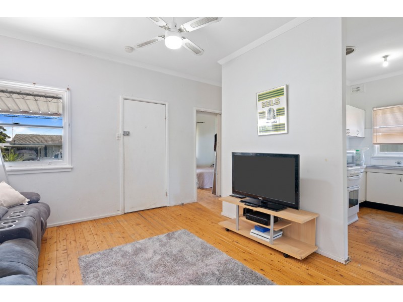 18 Welcome Street, Woy Woy NSW 2256