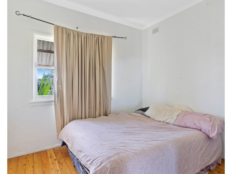 18 Welcome Street, Woy Woy NSW 2256