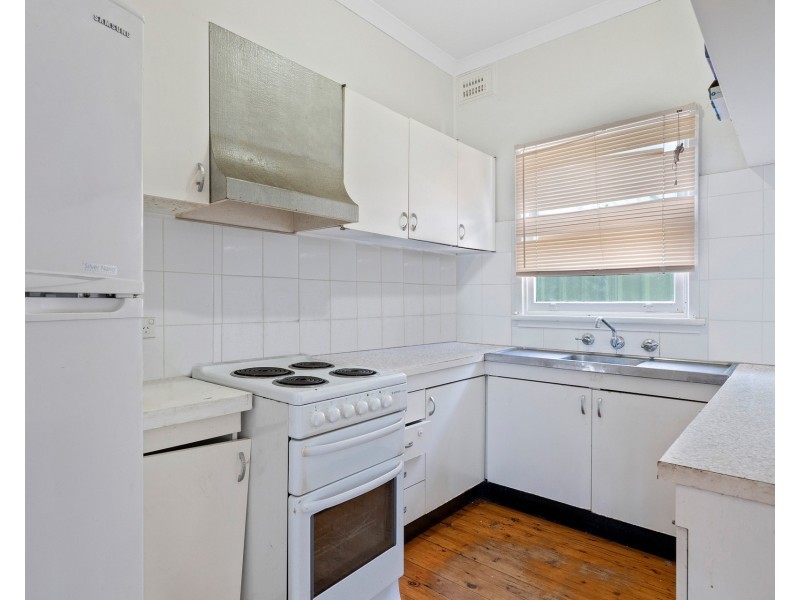 18 Welcome Street, Woy Woy NSW 2256