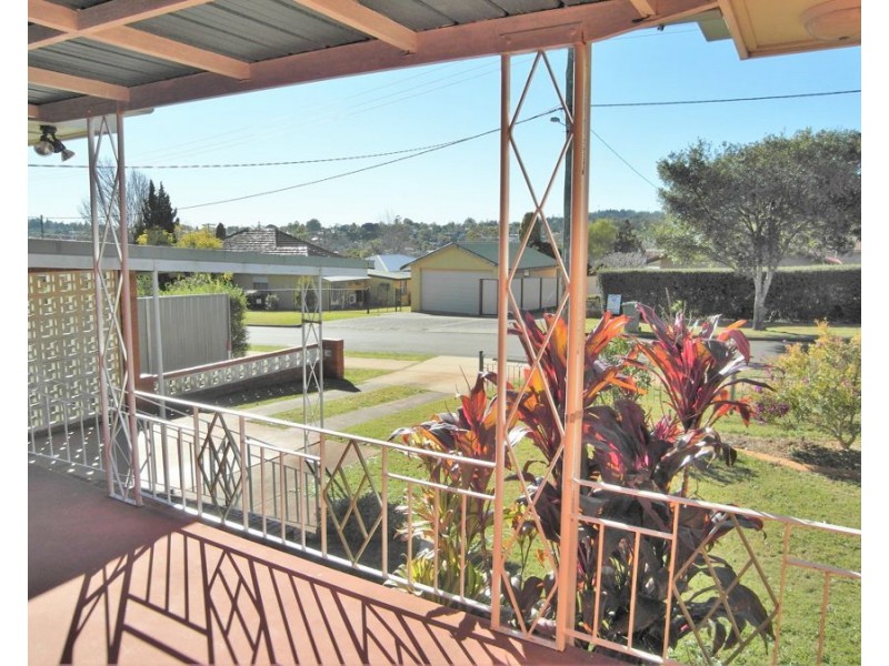 1 Jewell Street, Centenary Heights QLD 4350