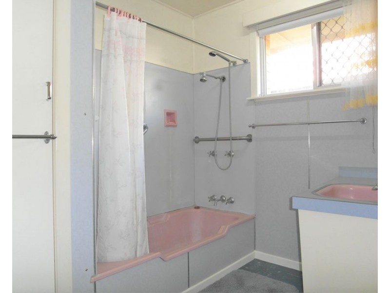 1 Jewell Street, Centenary Heights QLD 4350