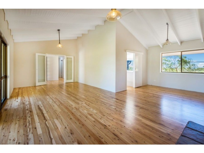 27 Linora Drive, Gowrie Mountain QLD 4350