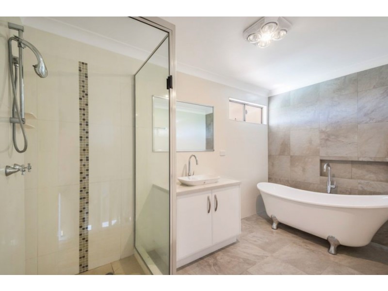 27 Linora Drive, Gowrie Mountain QLD 4350