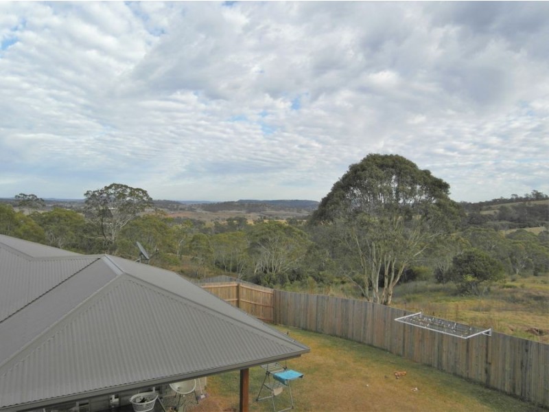 9 McShane Drive, Mount Kynoch QLD 4350