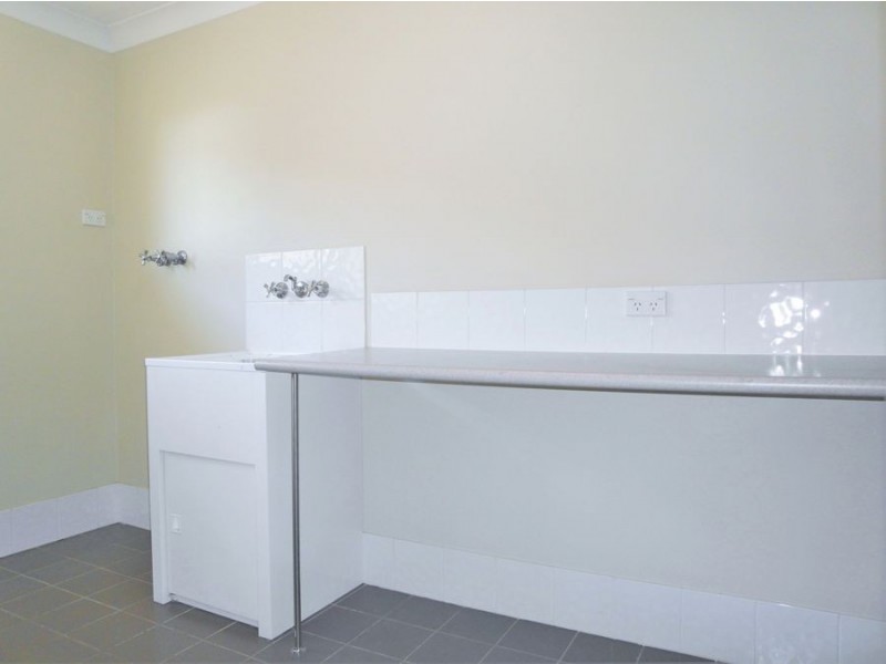 9 McShane Drive, Mount Kynoch QLD 4350