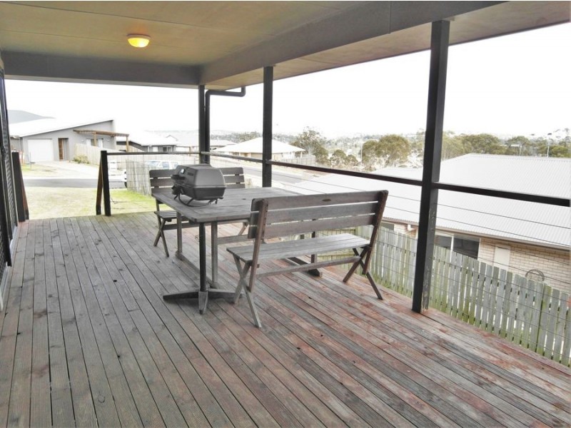 9 McShane Drive, Mount Kynoch QLD 4350