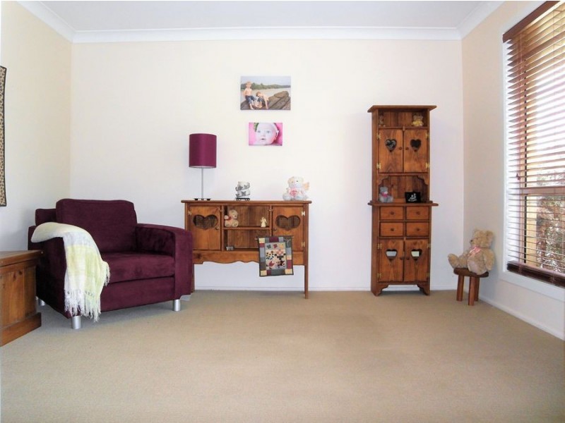 4 Kauri Street, Kearneys Spring QLD 4350