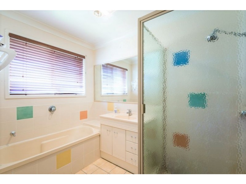 4 Kauri Street, Kearneys Spring QLD 4350
