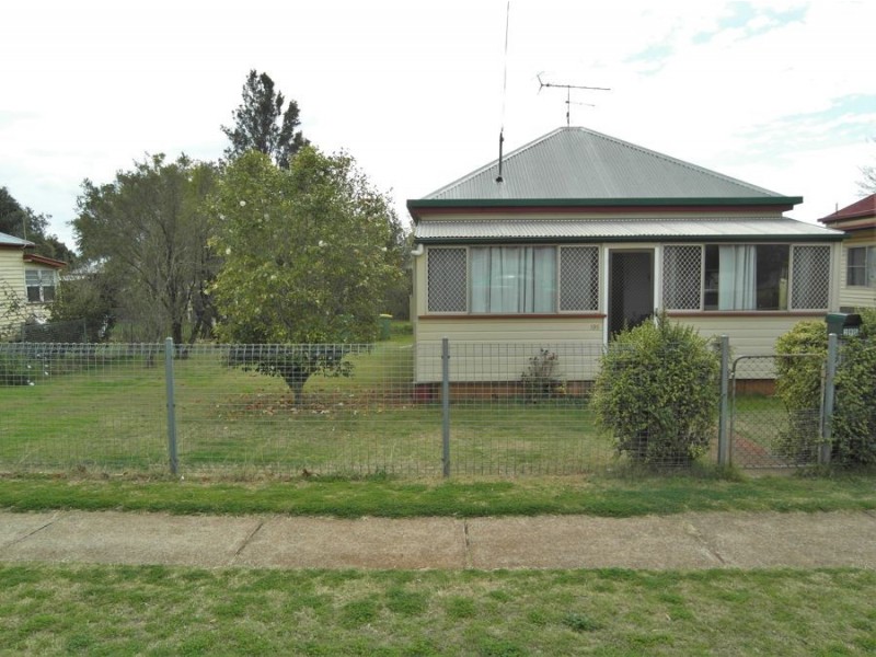 195 Russell Street, Newtown QLD 4350