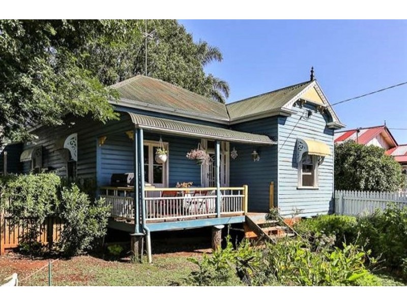 194 South Street, Centenary Heights QLD 4350