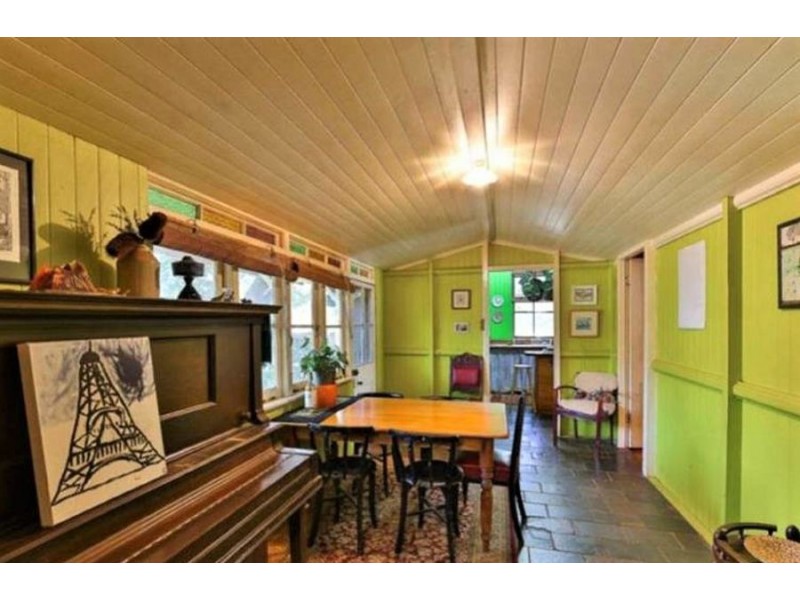 194 South Street, Centenary Heights QLD 4350