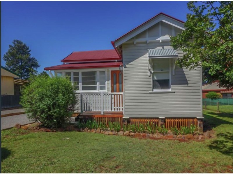 326 West Street, Kearneys Spring QLD 4350