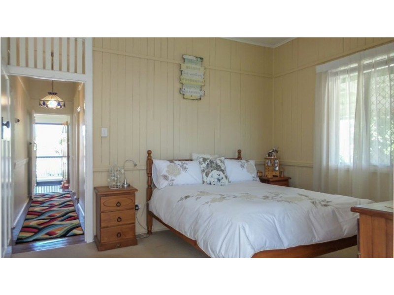 7 Cathro Street, Rockville QLD 4350