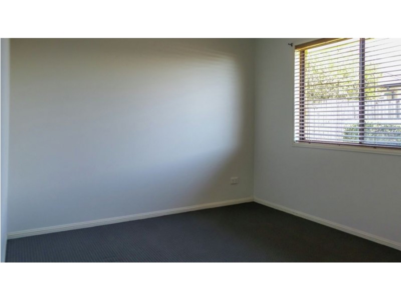 5 Macrossan Street, Cranley QLD 4350