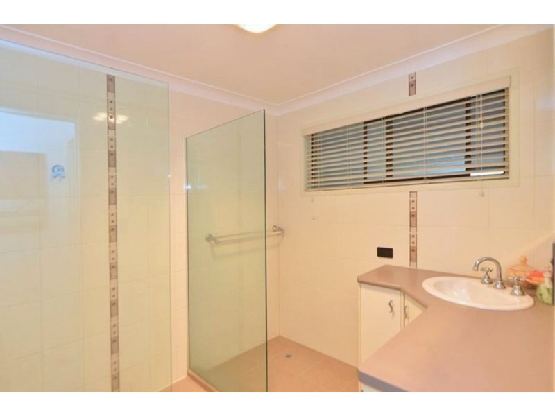 22 Nugent Crescent, Wilsonton QLD 4350