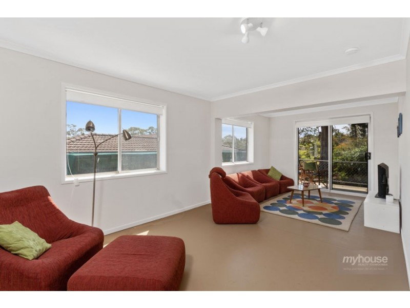 10 Catto Street, Centenary Heights QLD 4350