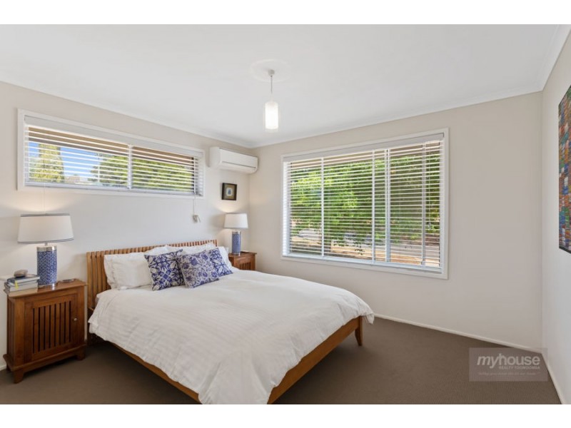 10 Catto Street, Centenary Heights QLD 4350