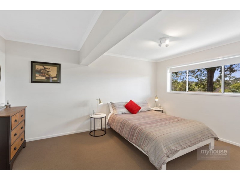 10 Catto Street, Centenary Heights QLD 4350