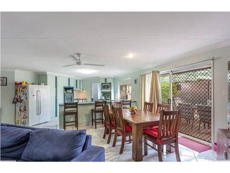 14 Janine Court, Kearneys Spring QLD 4350