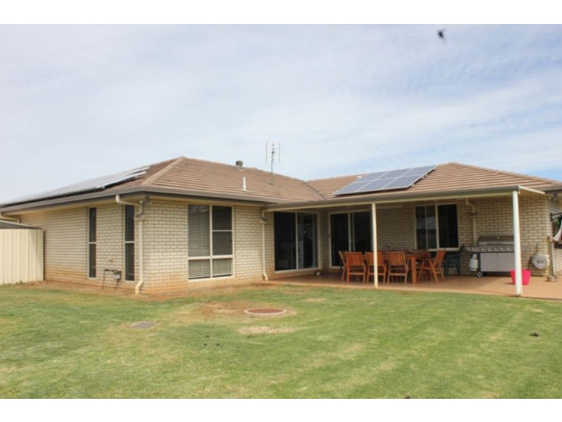 5 Minack Court, Kleinton QLD 4352