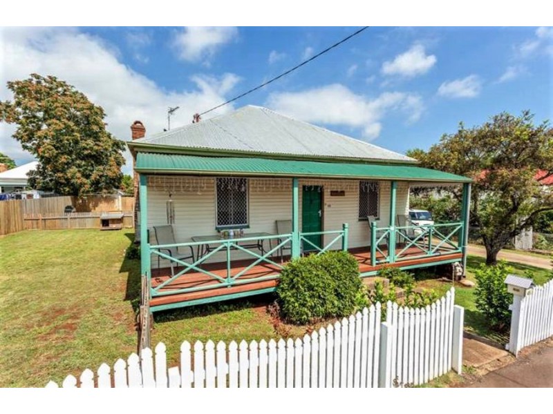 45 West Street, Newtown QLD 4350