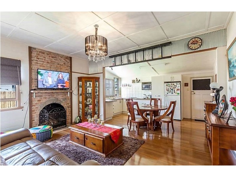 45 West Street, Newtown QLD 4350