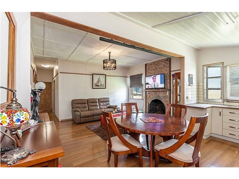 45 West Street, Newtown QLD 4350