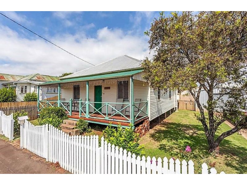 45 West Street, Newtown QLD 4350