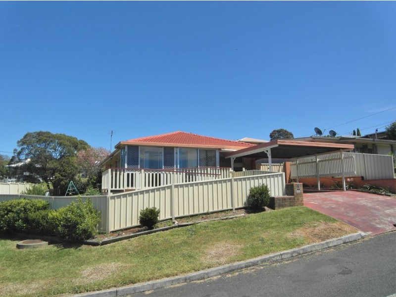 17 Gordon Avenue, Rockville QLD 4350